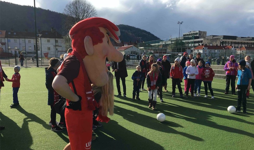 GULLBRANN er klar for en ny sesong. Du møter ham i fanzonen søndag.