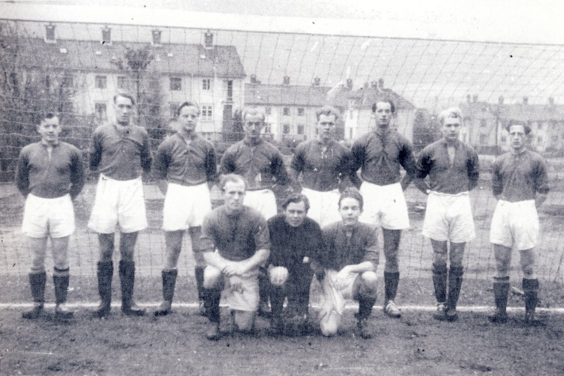 Hvit shorts ble blant annet brukt i 1946. Foto. Brann.no.
