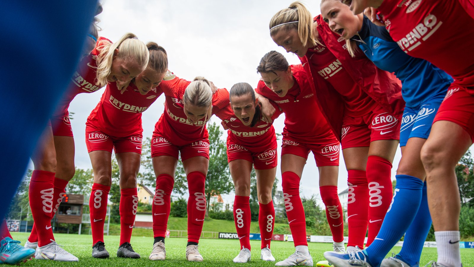 Før kampen Vålerenga Kvinner Brann Kvinner / Brann Før kampen Vålerenga Kvinner Brann Kvinner / Brann