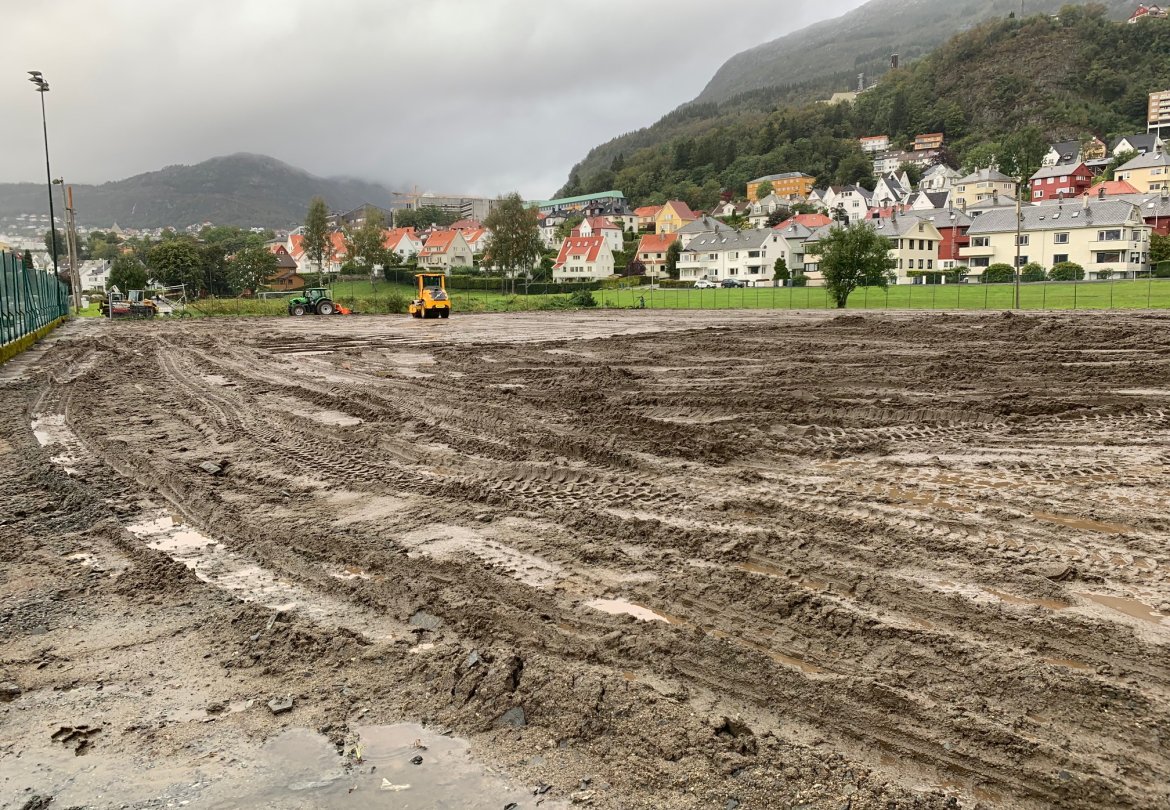 Gressmatten ble fjernet, og det så sånn passe pent ut underveis. 
