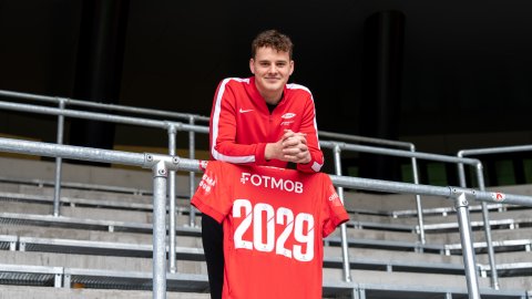 Har skrevet ny kontrakt ut 2029