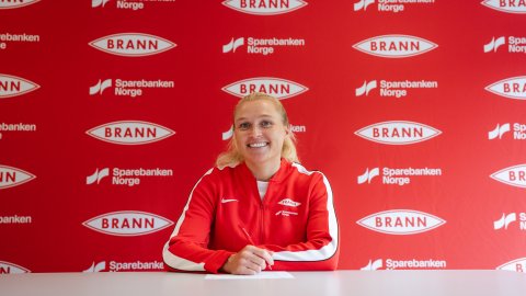 Kapteinen forlenger med Brann