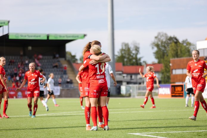 Tre poeng i Hønefoss